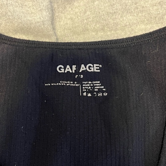 Garage Ribbed Crop Top - Picture 2 of 3